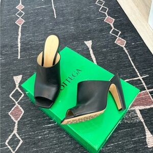 Bottega Veneta Black Leather Mules -worn once/like new